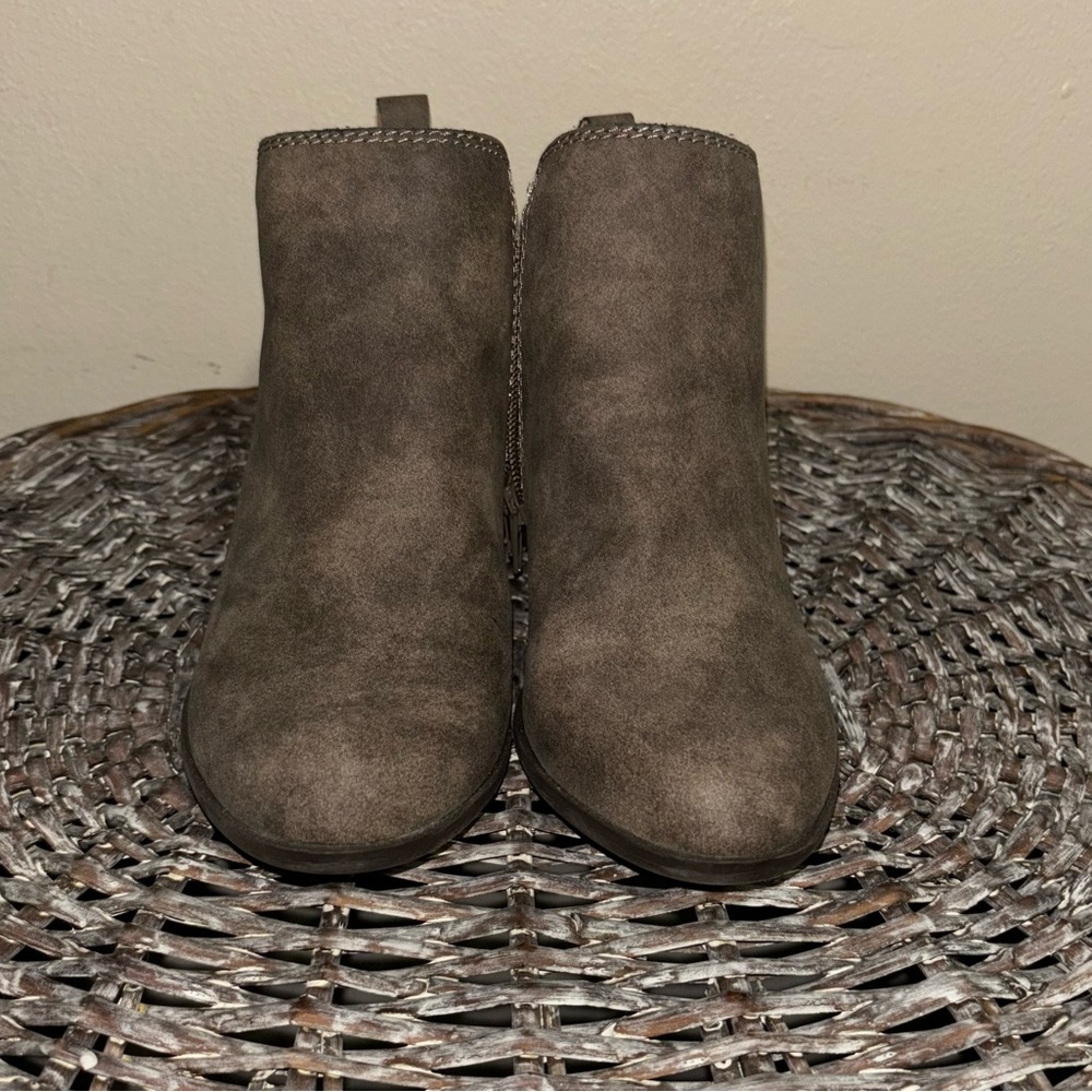 Lucky Brand Size 3 Girl Boots